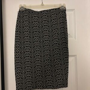 Black and White Patterned Pencil Skirt